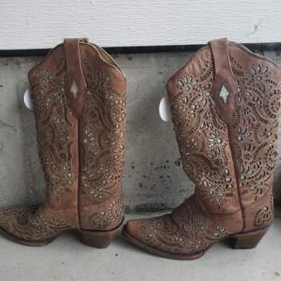 Corral Boots - Picture 2 of 4